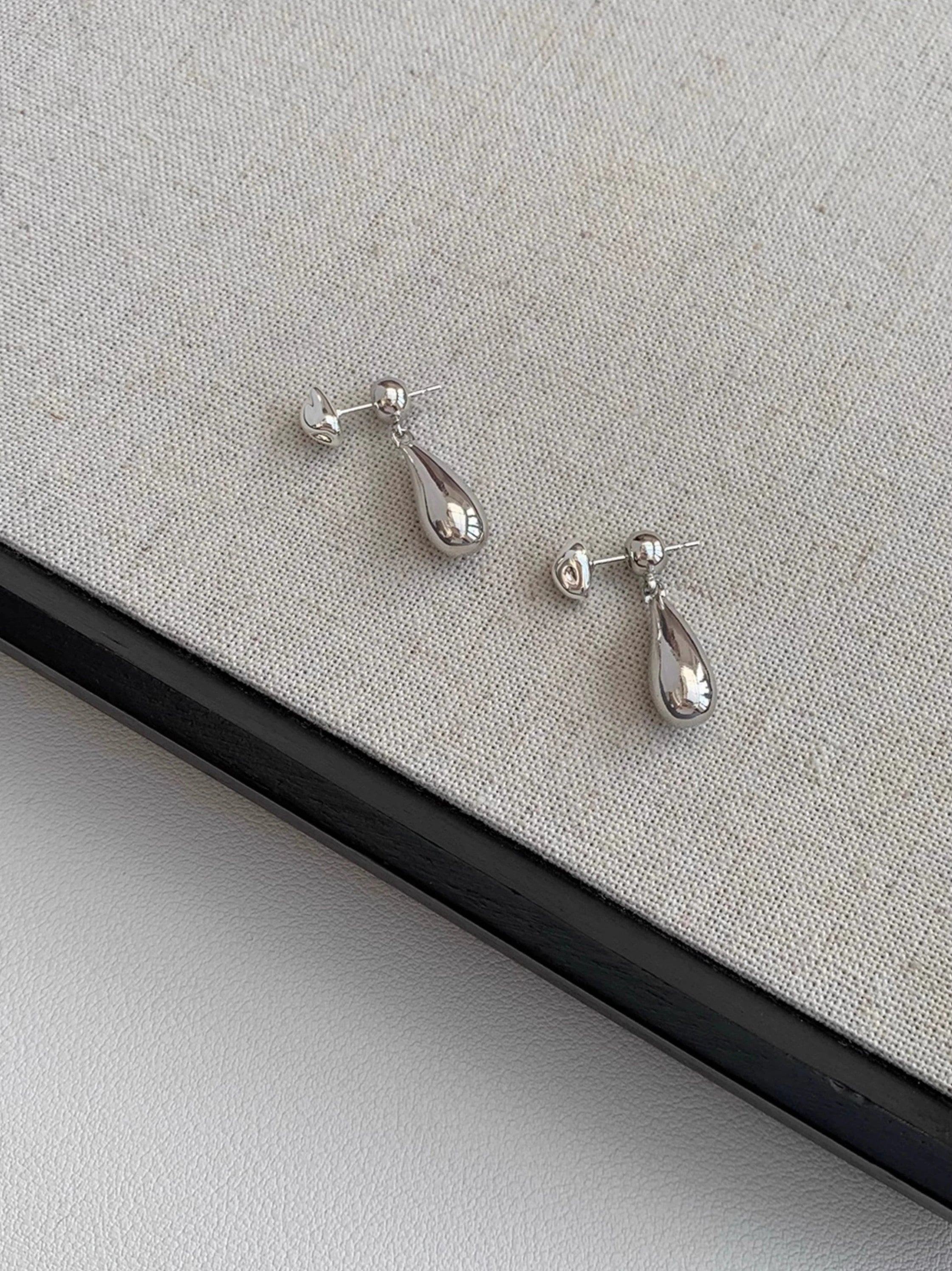 Pendientes colgantes con forma de gota de agua en plata