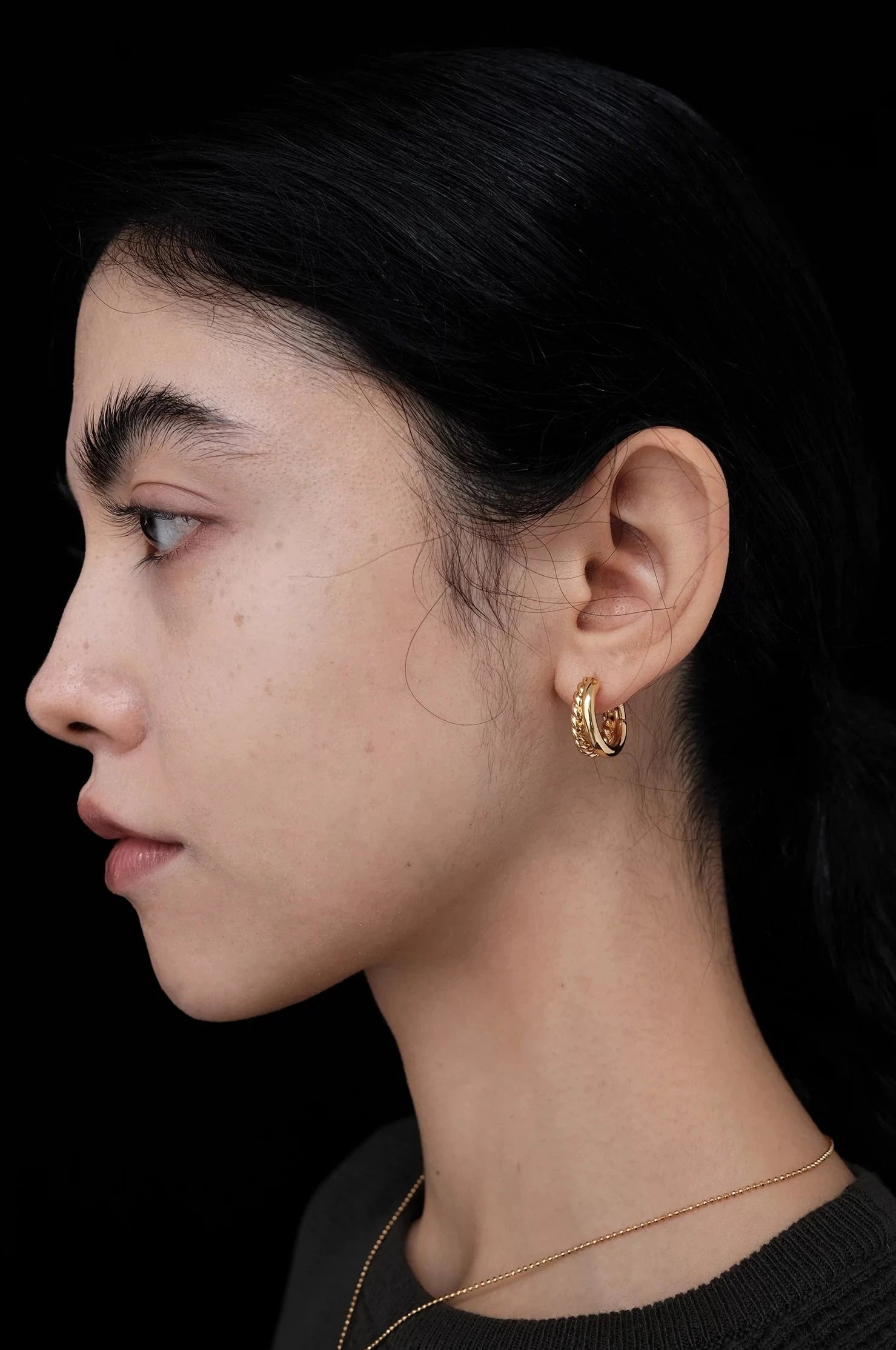 Pendientes de aro Duo Twisted &amp; Sleek en oro y plata