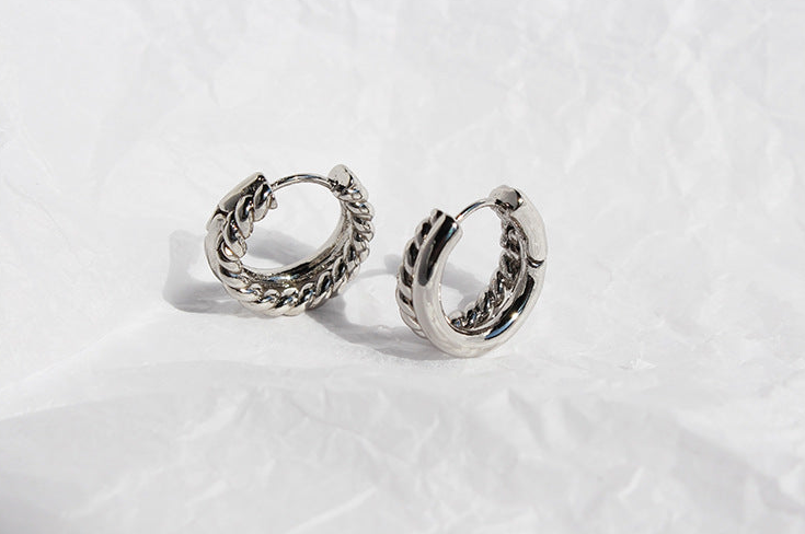 Pendientes de aro Duo Twisted &amp; Sleek en oro y plata