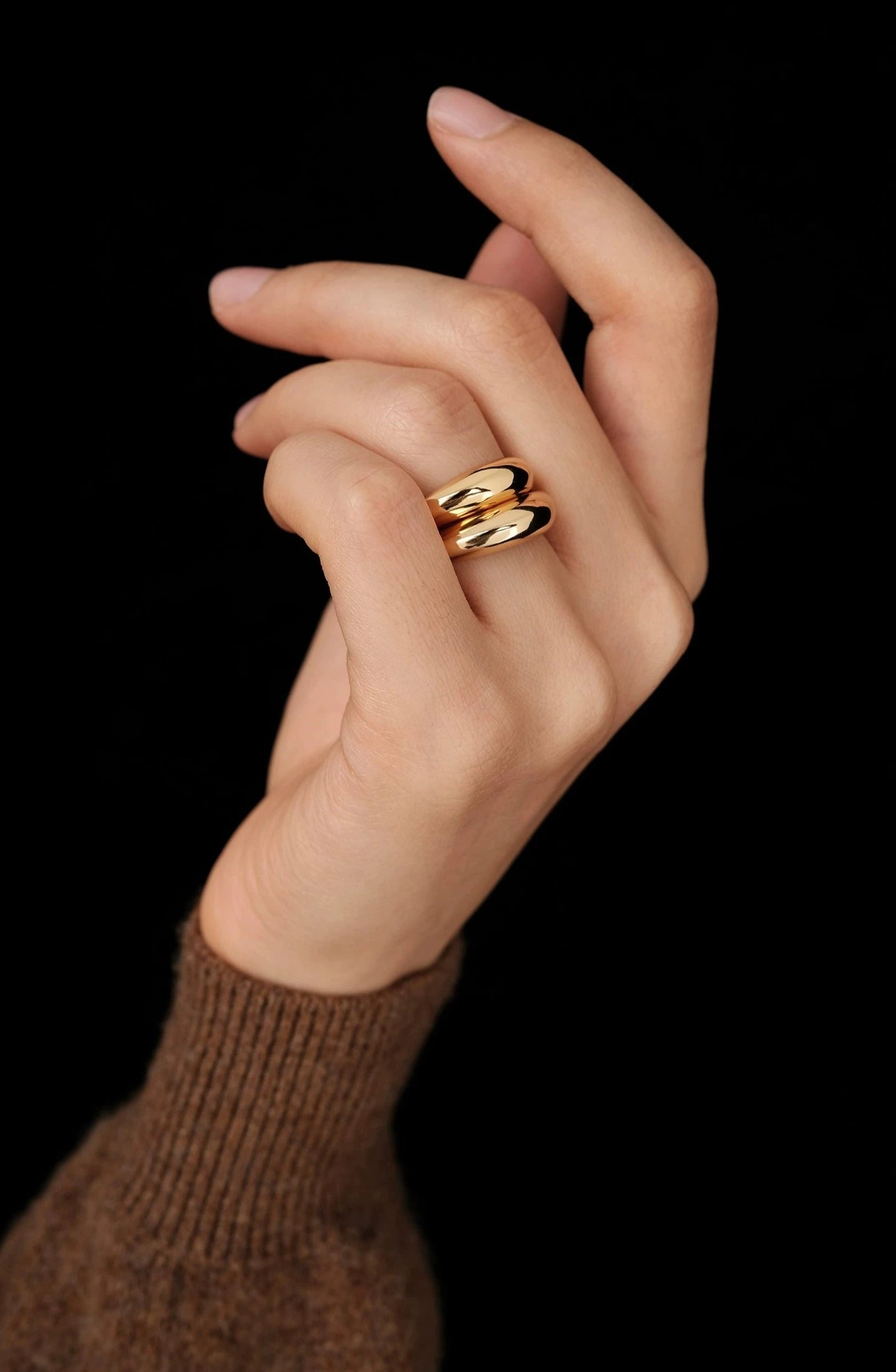 Tilda Modern Curved Ring Gold