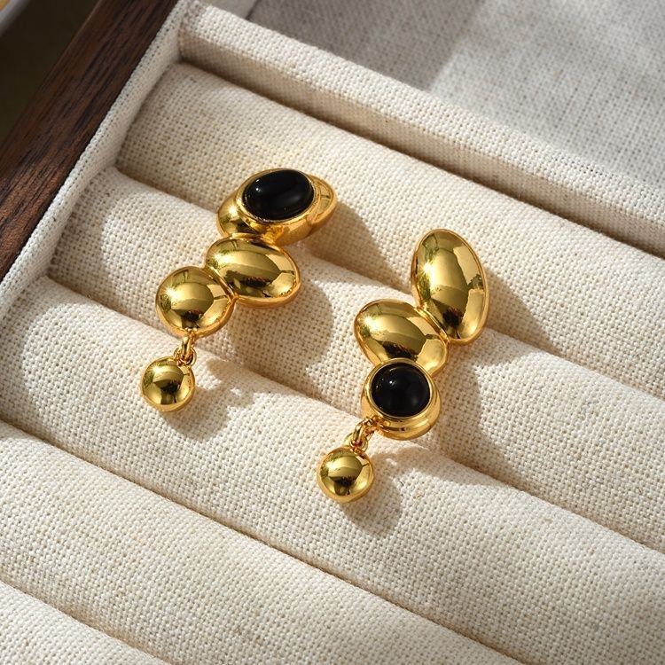 Pendientes colgantes con gorro de ágata negra en oro