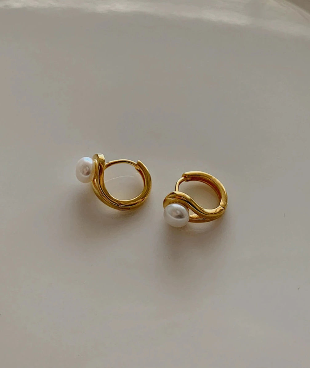 Aro Huggie Perla Sin Fin Oro/Plata