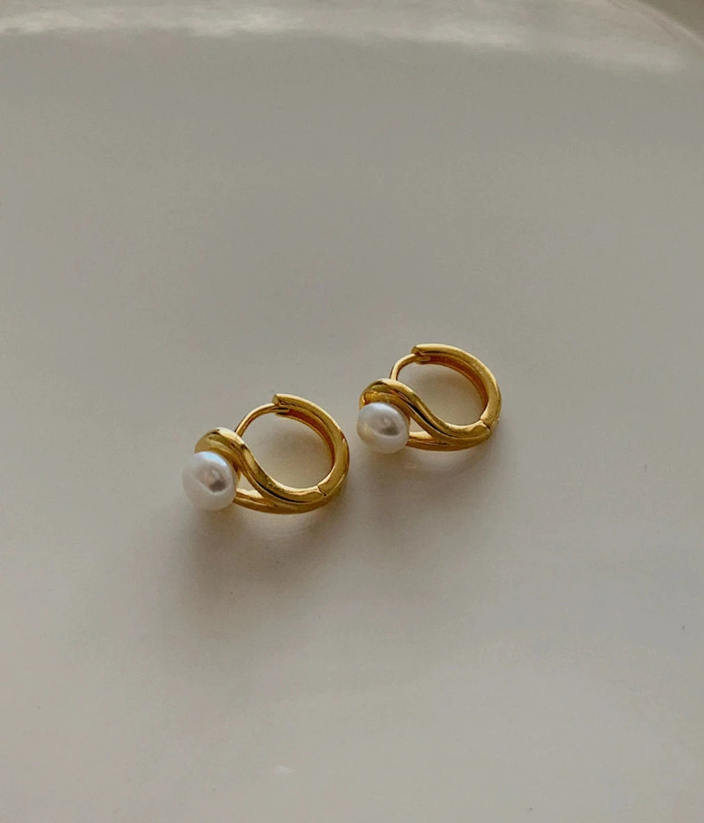 Aro Huggie Perla Sin Fin Oro/Plata