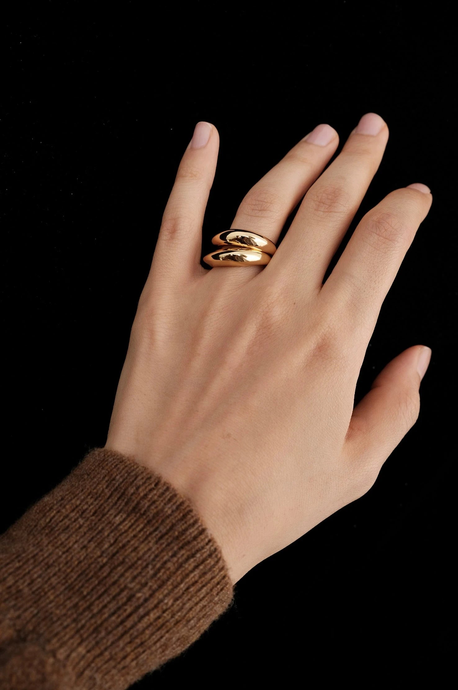 Tilda Modern Curved Ring Gold