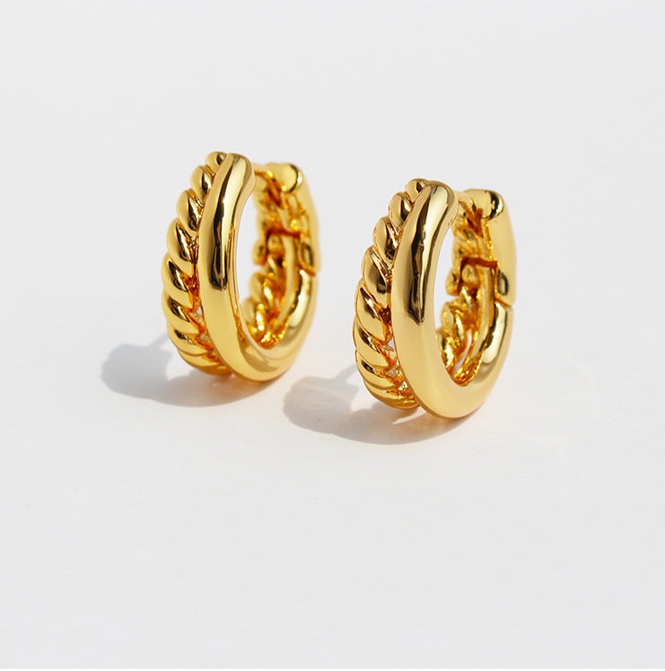 Pendientes de aro Duo Twisted &amp; Sleek en oro y plata