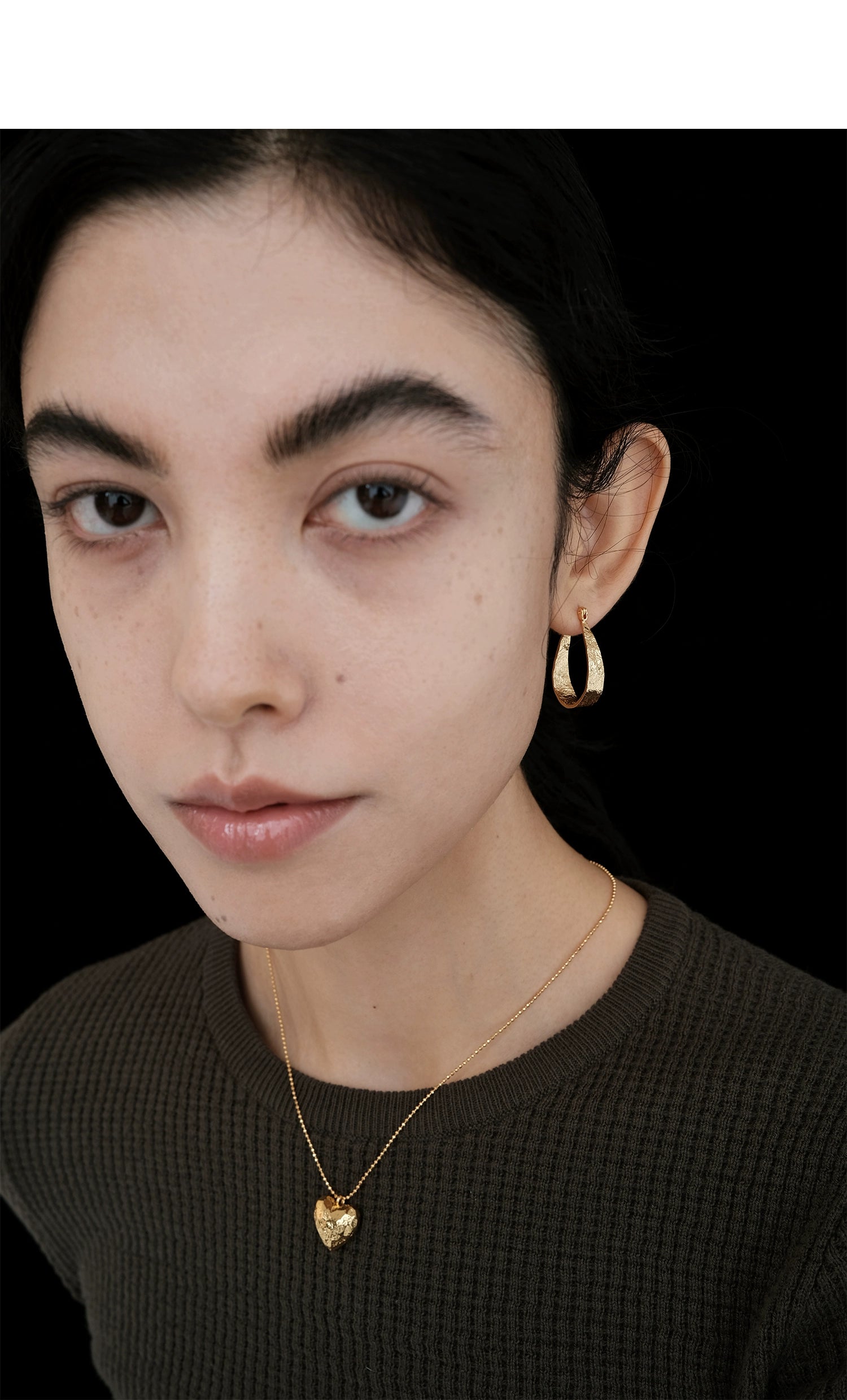 Aretes esculturales de malla