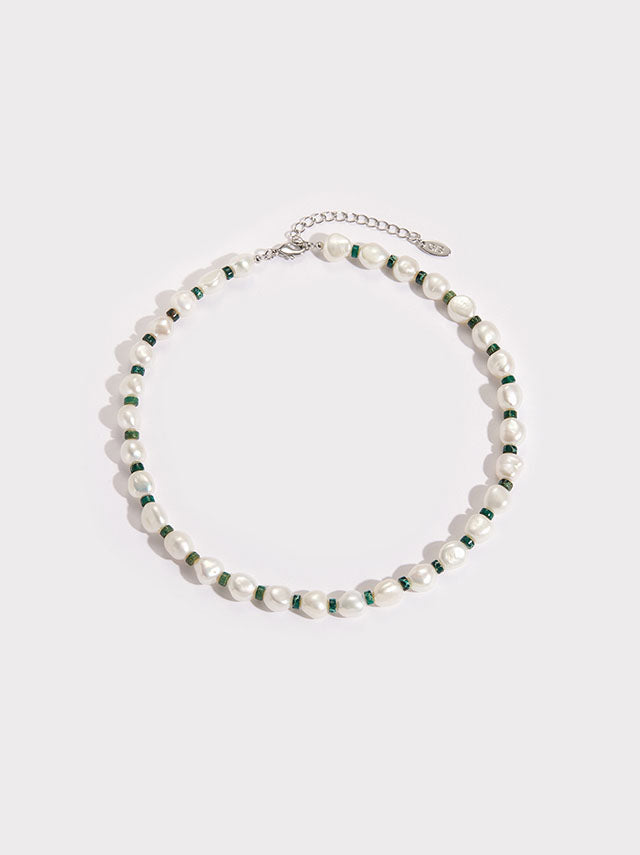 Collar Beatrice de perlas de agua dulce y turquesas
