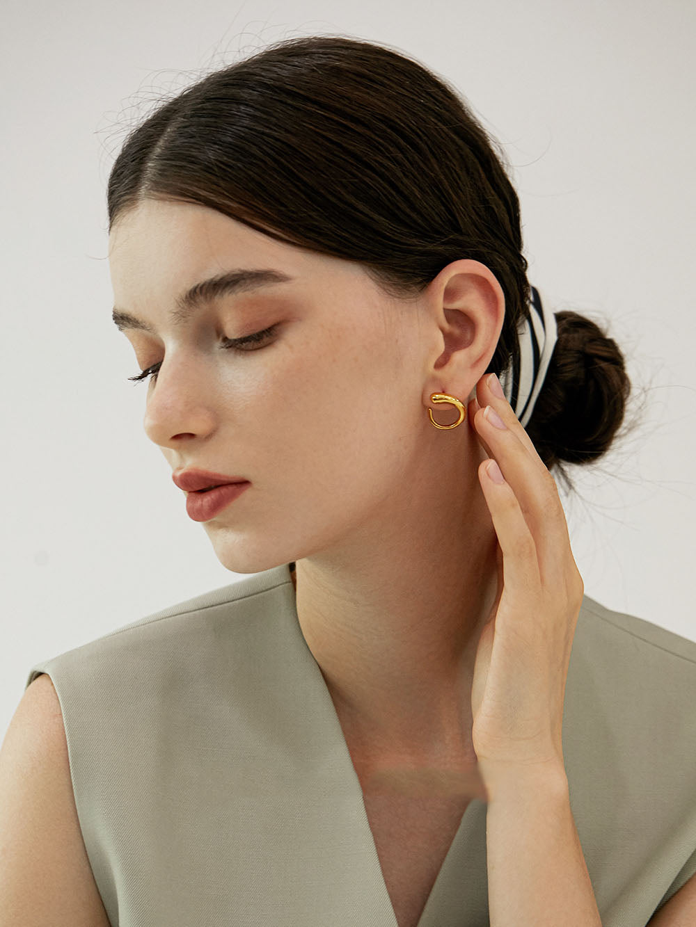 Ursula Curved Stud Earrings