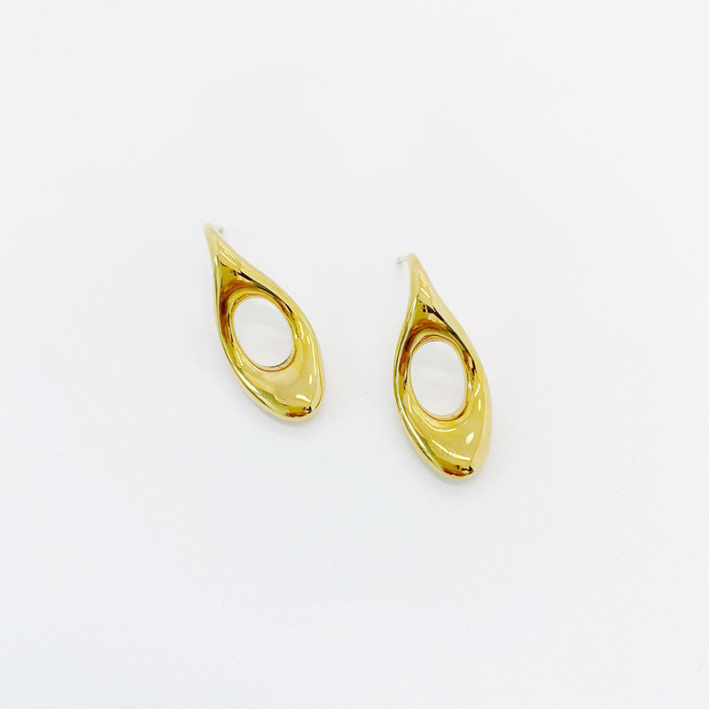 Gry Contemporary Stud Earrings