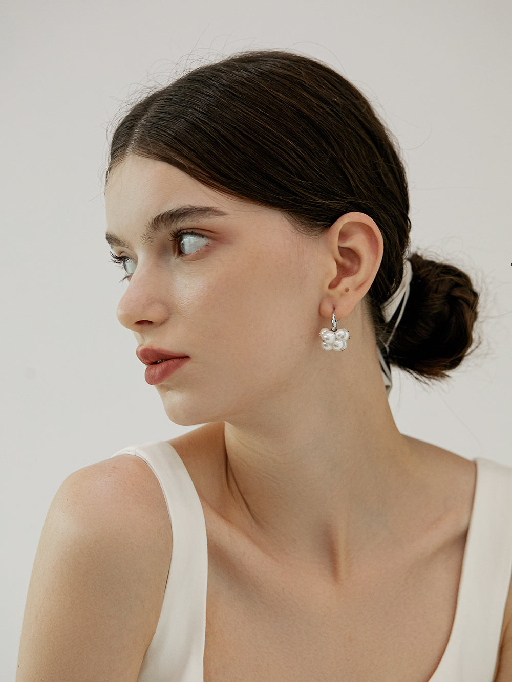 Pendientes de racimo de perlas de plata Frieda