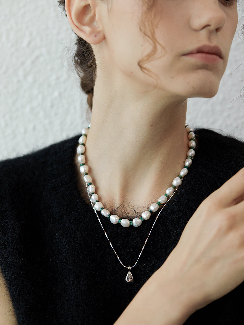 Collar Beatrice de perlas de agua dulce y turquesas