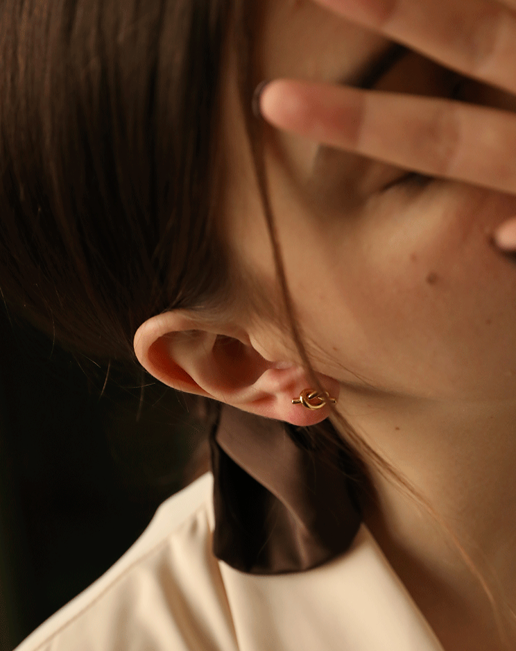 Knot Stud Earrings Gold/Silver