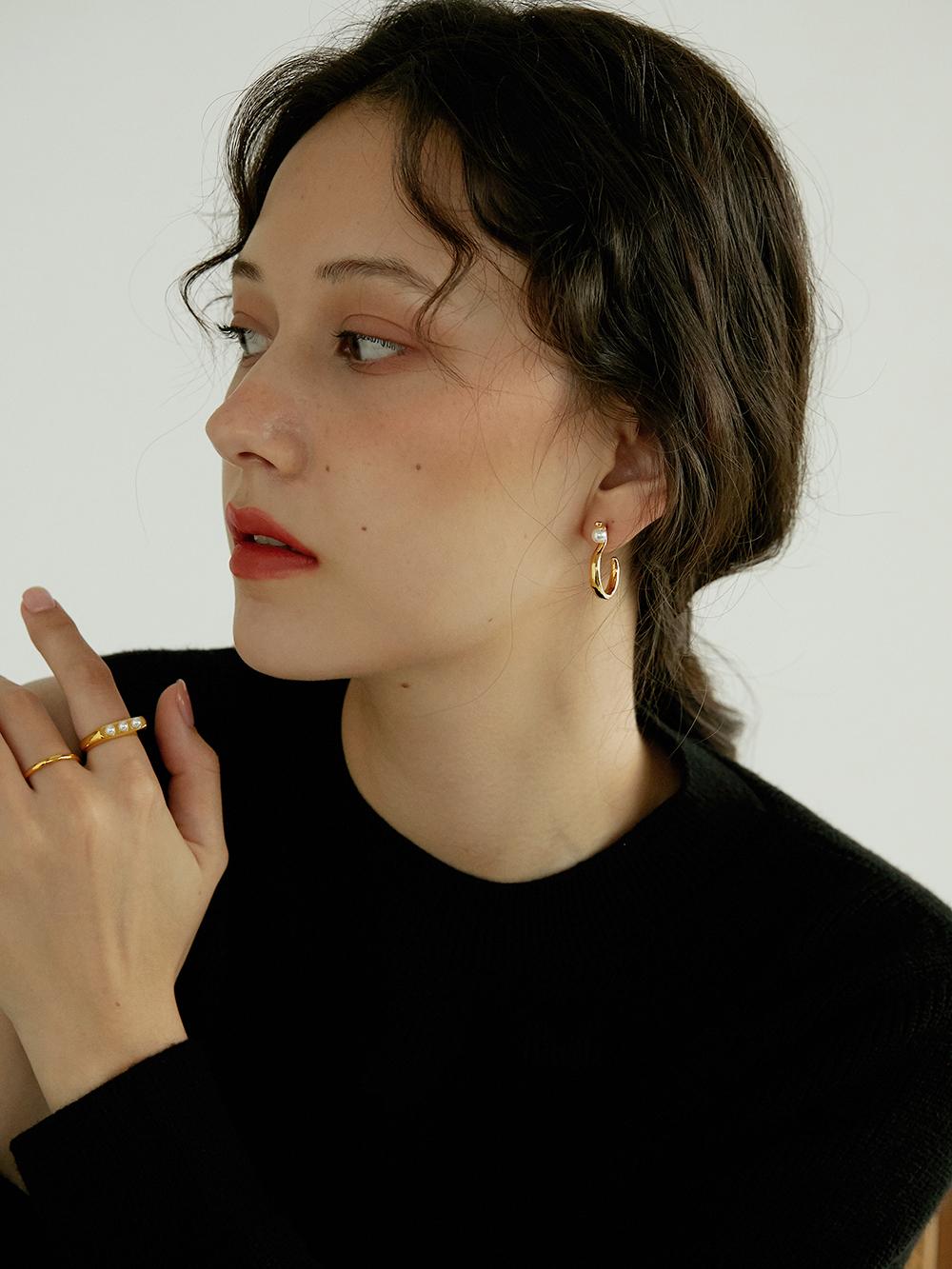 Gold Pearl Stud Earrings