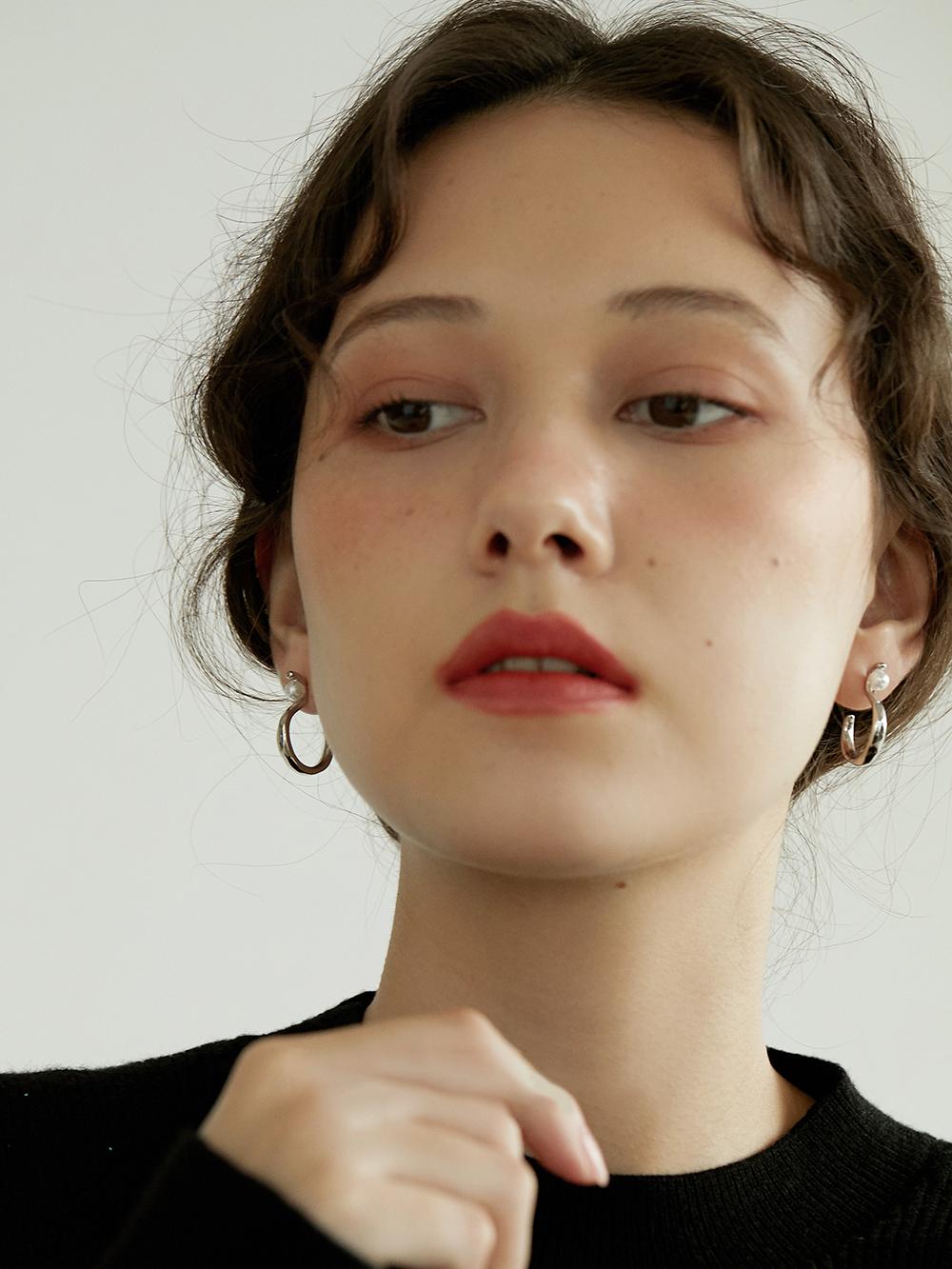 Gold Pearl Stud Earrings