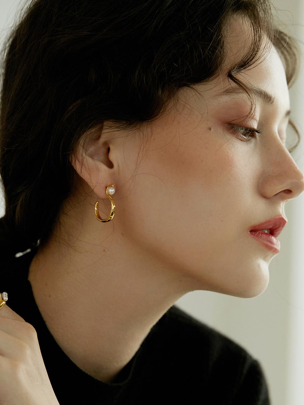 Gold Pearl Stud Earrings