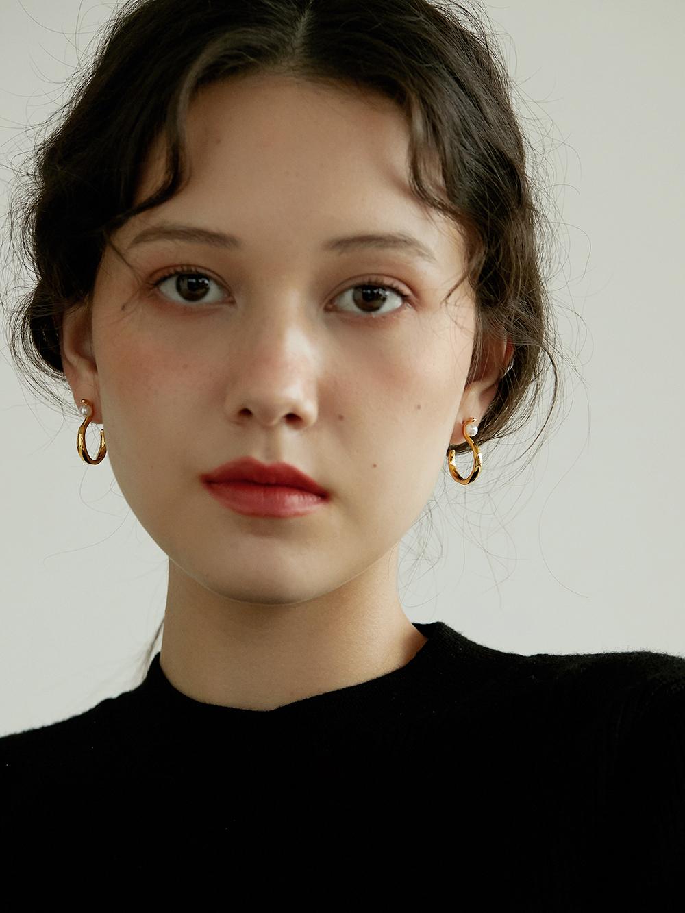 Gold Pearl Stud Earrings
