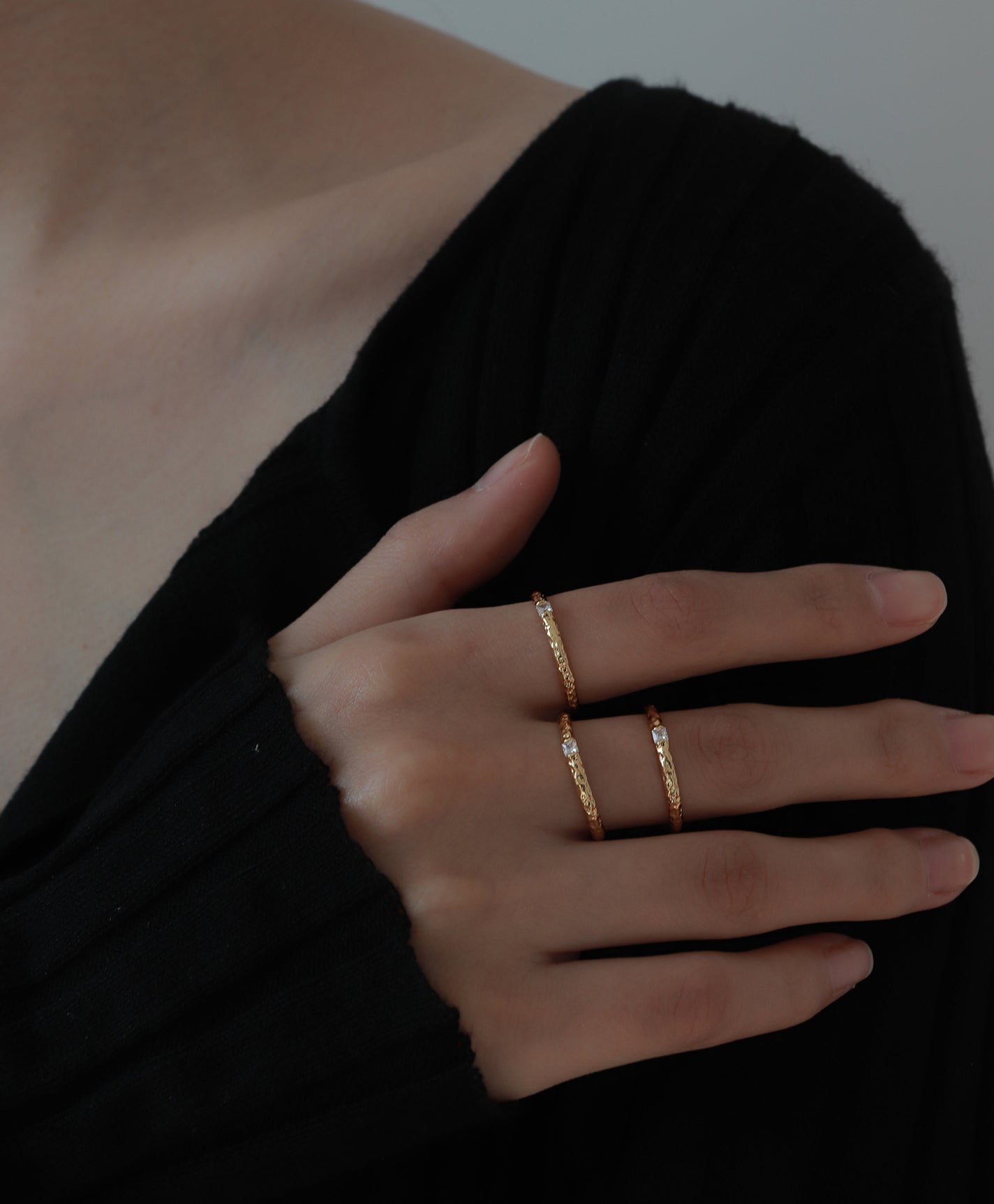 Ultra-thin Hammer CZ Ring 18K Gold Slim Band Ring