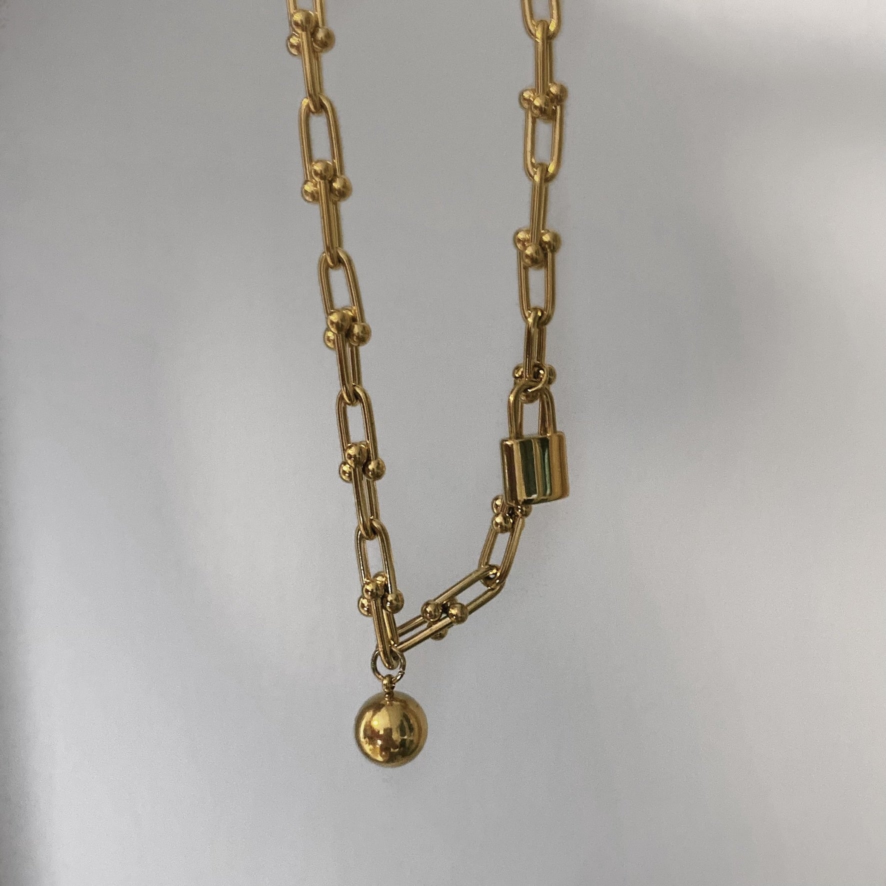 Padlock & Ball Necklace Bracelet 18K Gold U-Link Chain l Horseshoe Charm Necklace Choker Bracelet with Lock and Sphere