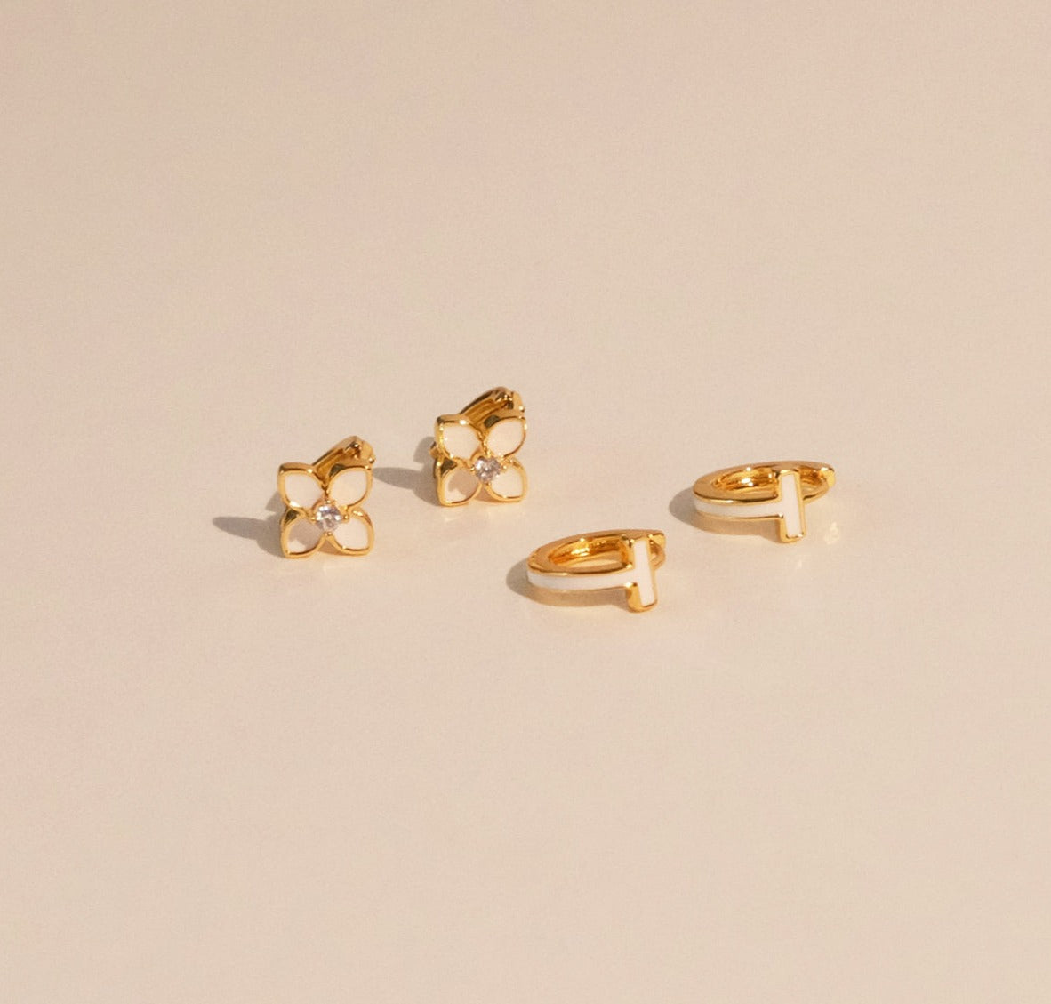 White Enamel Gold Hoops T-Wrap and Clover 18K Gold