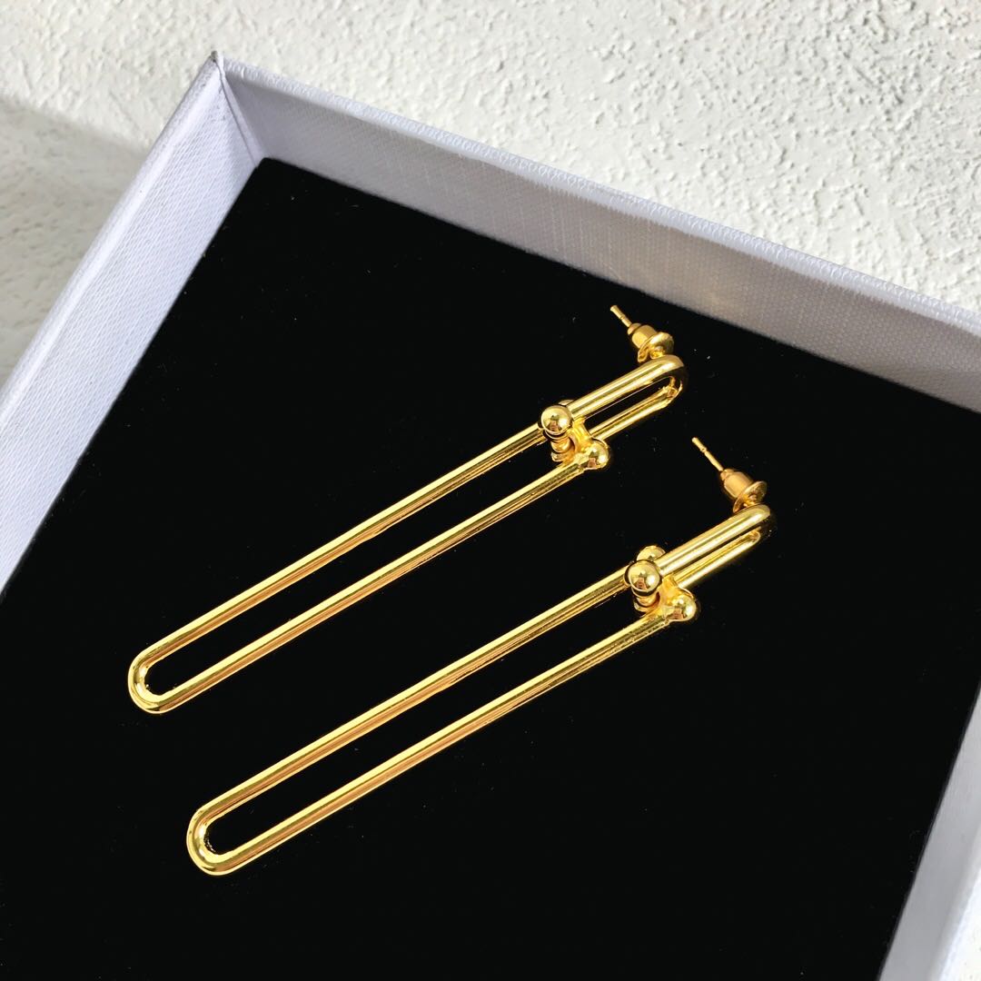 Horseshoe Linked Chain Stud Earrings