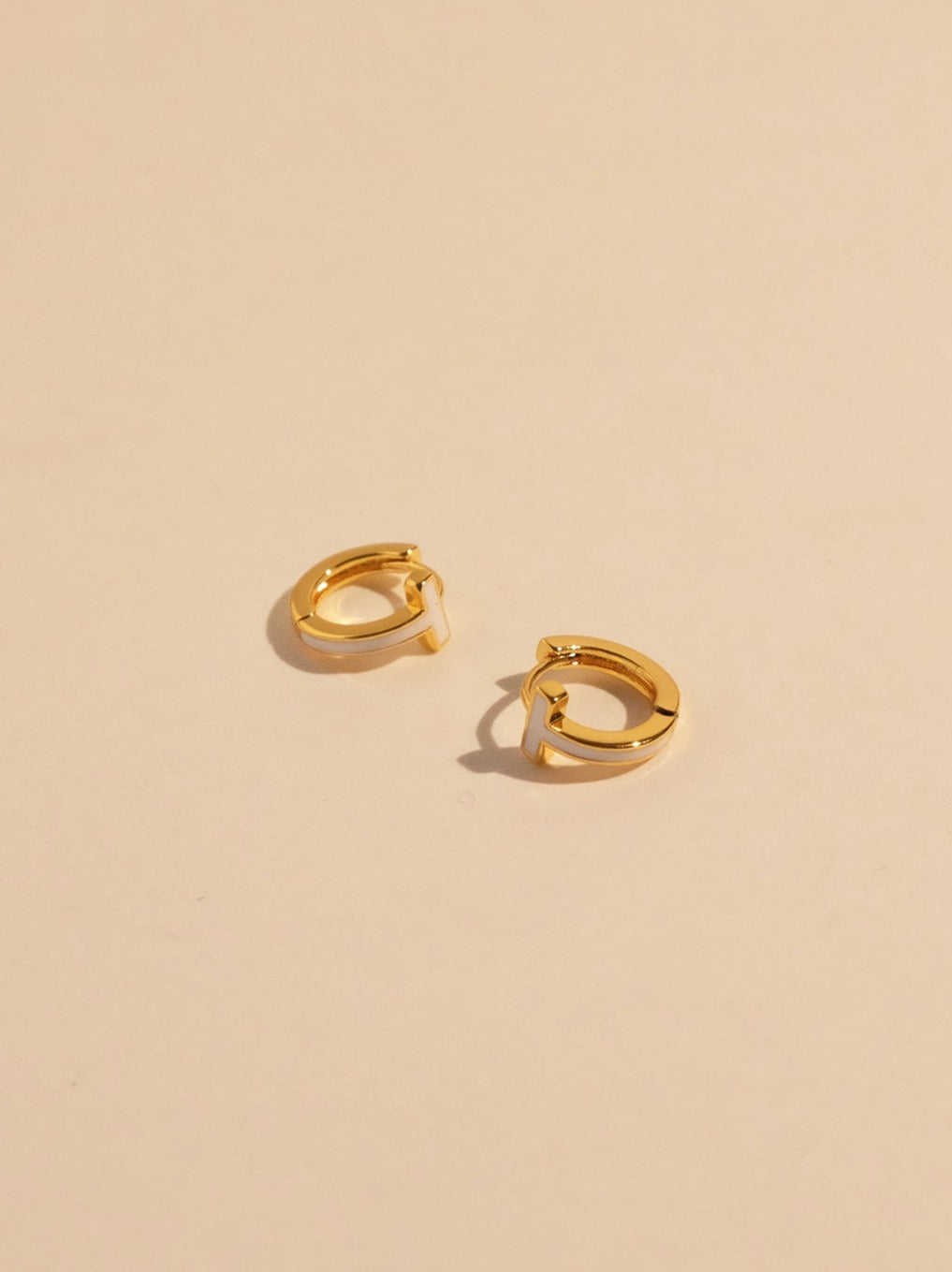 White Enamel Gold Hoops T-Wrap and Clover 18K Gold