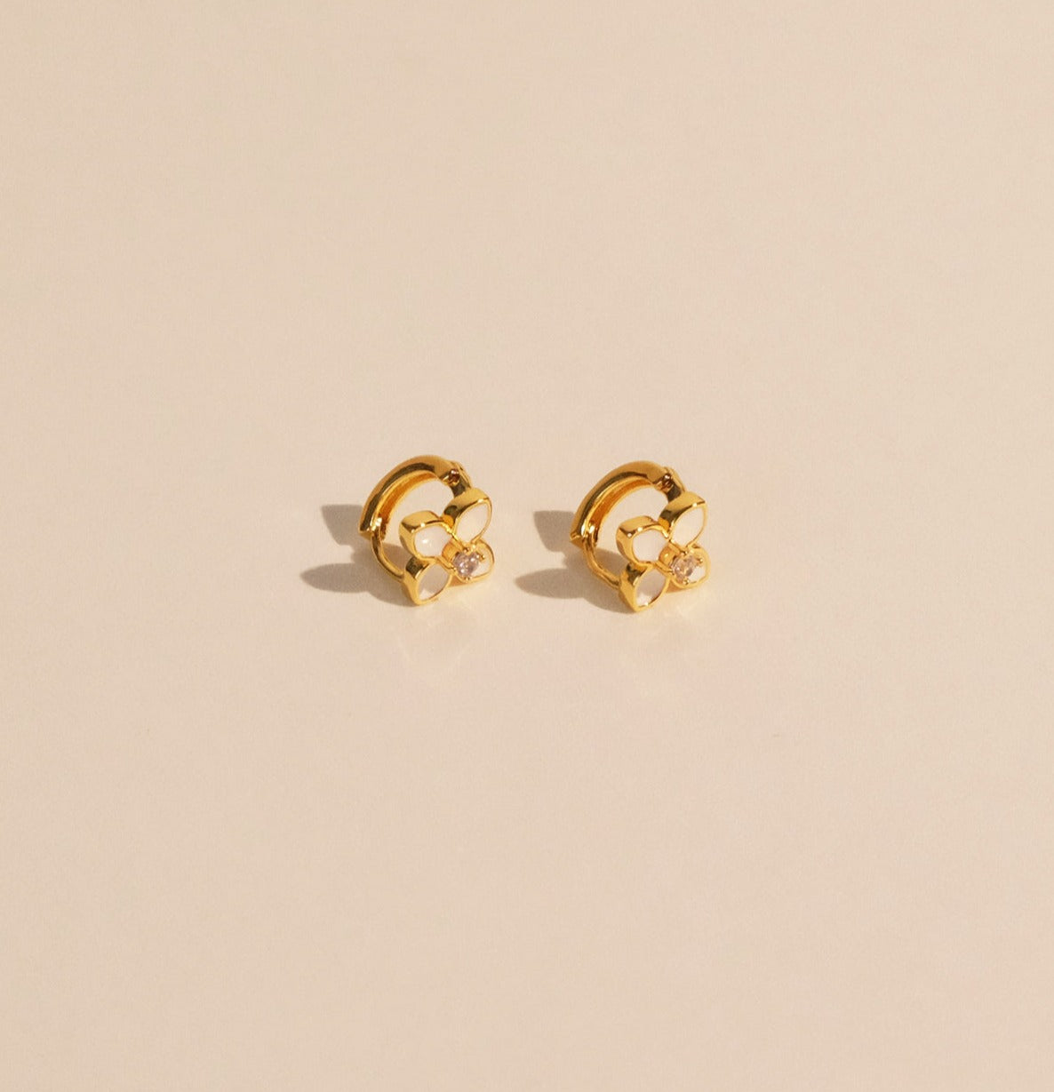 White Enamel Gold Hoops T-Wrap and Clover 18K Gold