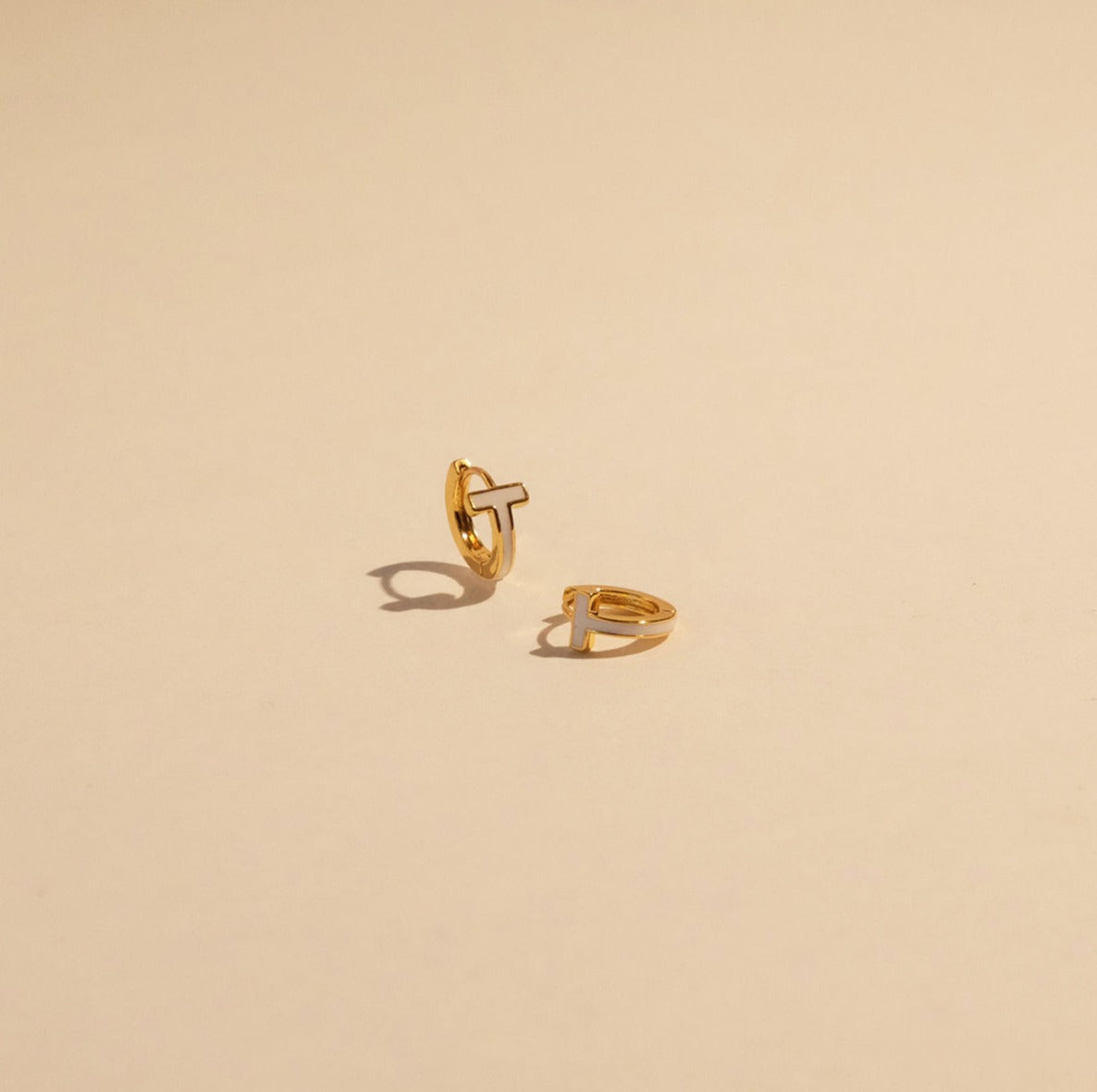 White Enamel Gold Hoops T-Wrap and Clover 18K Gold