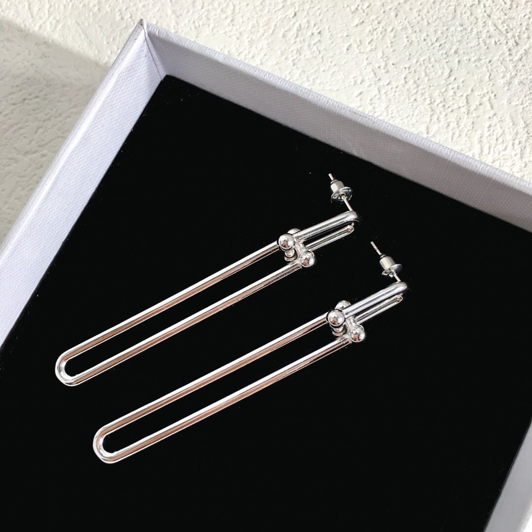 Horseshoe Linked Chain Stud Earrings